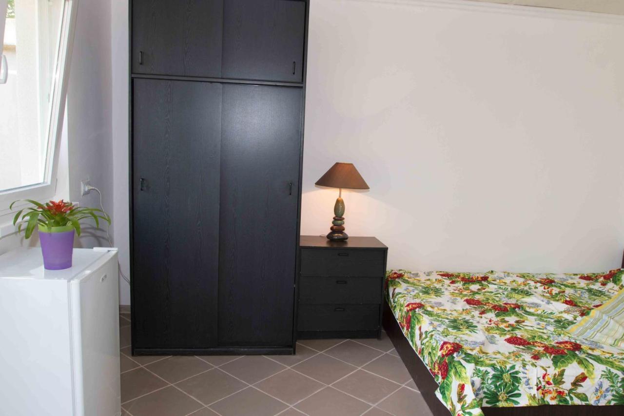 Ekonom-Domik Hotel Odessa Eksteriør billede